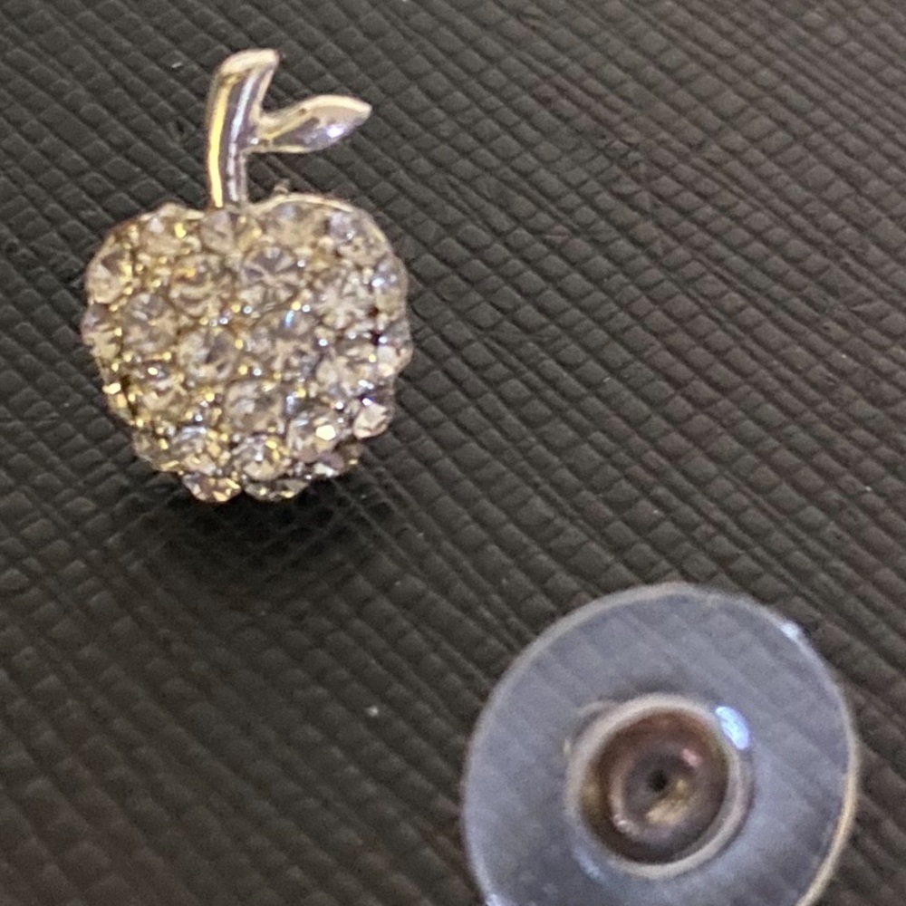 Cute small costume jewelry diamond apple pin- perfect for a teacher.